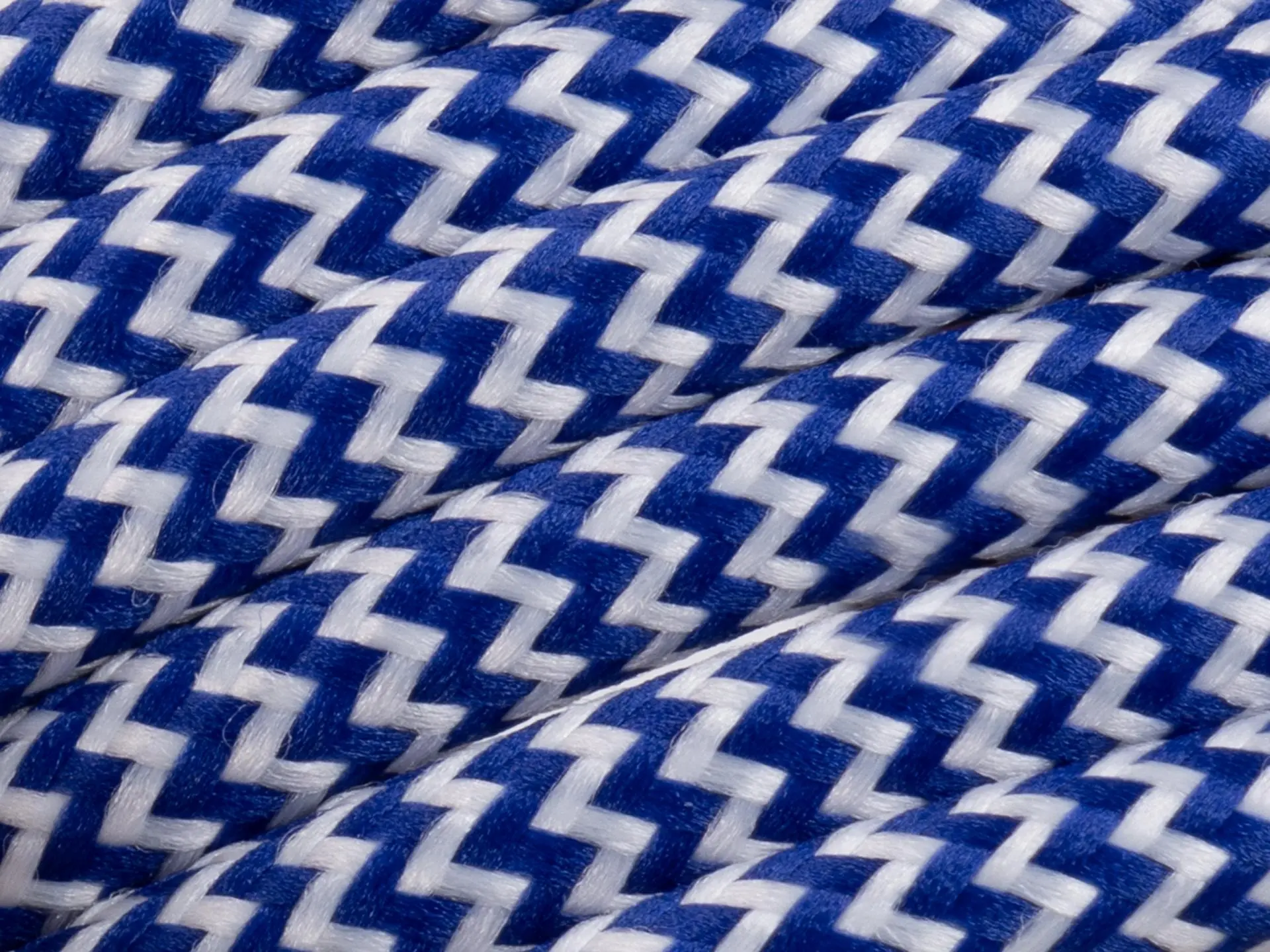 Blauw met wit strijkijzersnoer - zigzag motief - 2 aderig