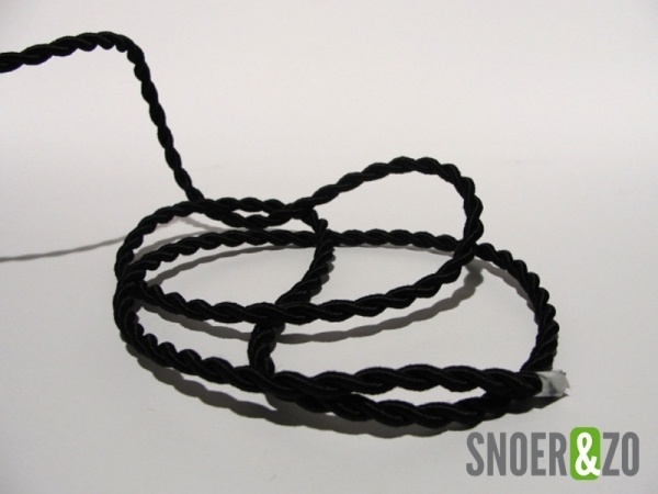 Gedraaid strijkijzersnoer zwart - 3 aderig Gedraaid strijkijzersnoer zwart - 3 aderig