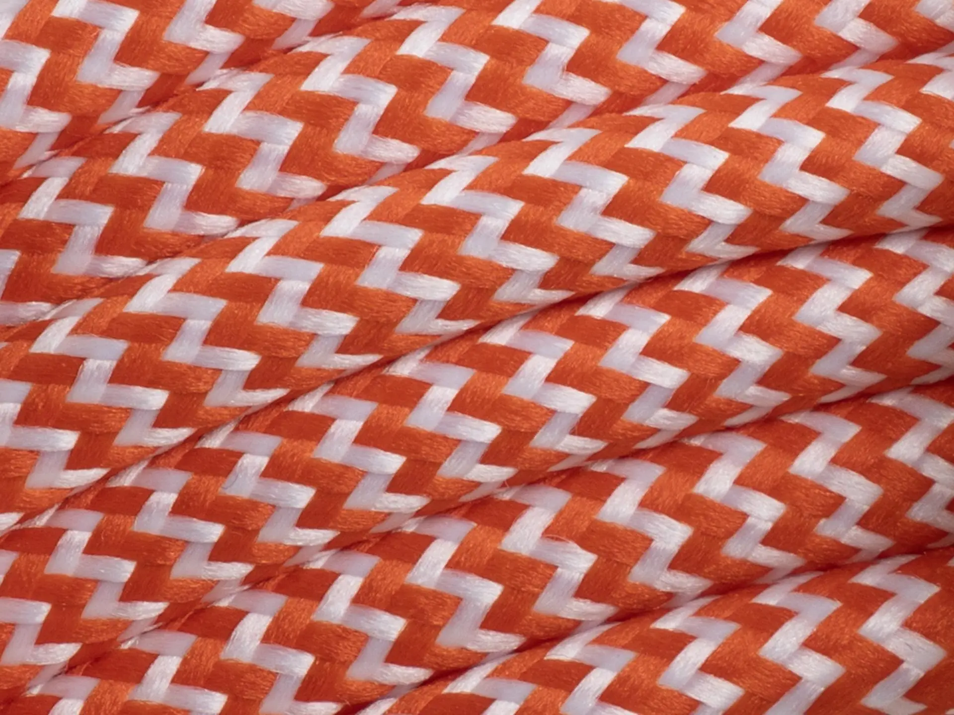 Oranje met wit strijkijzersnoer - zigzag motief - 2 aderig