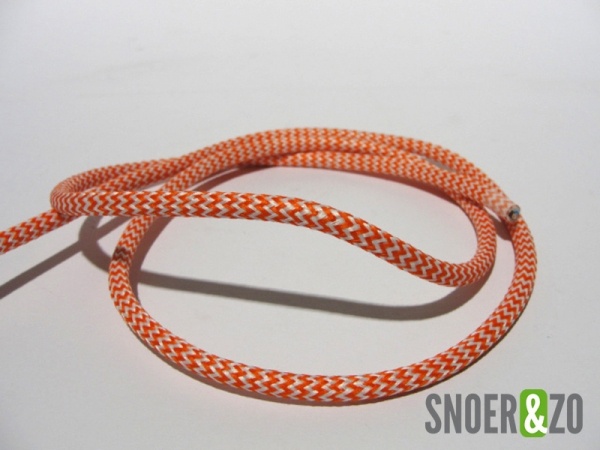 Oranje-wit stofsnoer