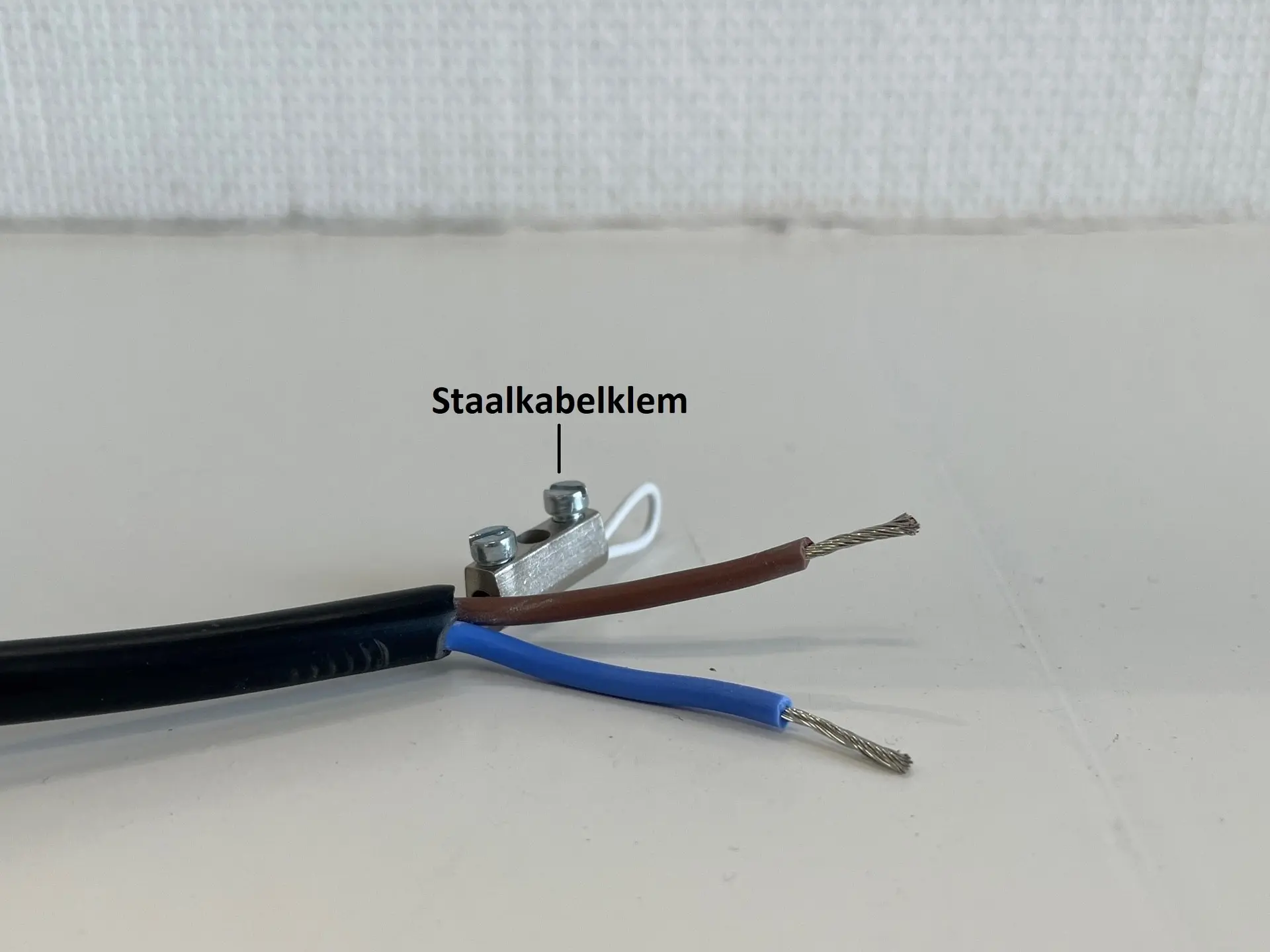 Pendelsnoer met staaldraad wit 3x0,75 mm²