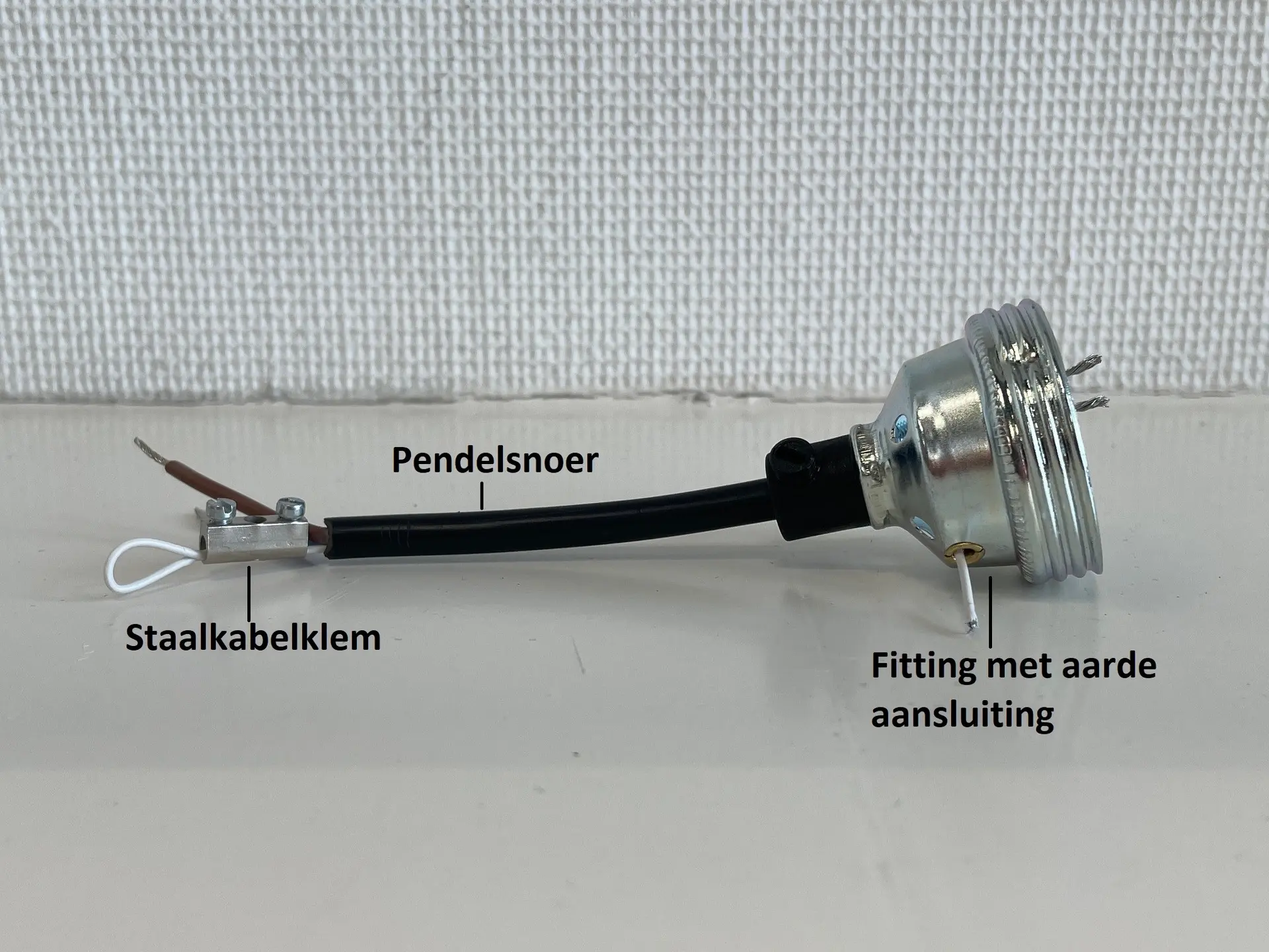 Pendelsnoer met staaldraad zwart stof 2x0,75 mm²