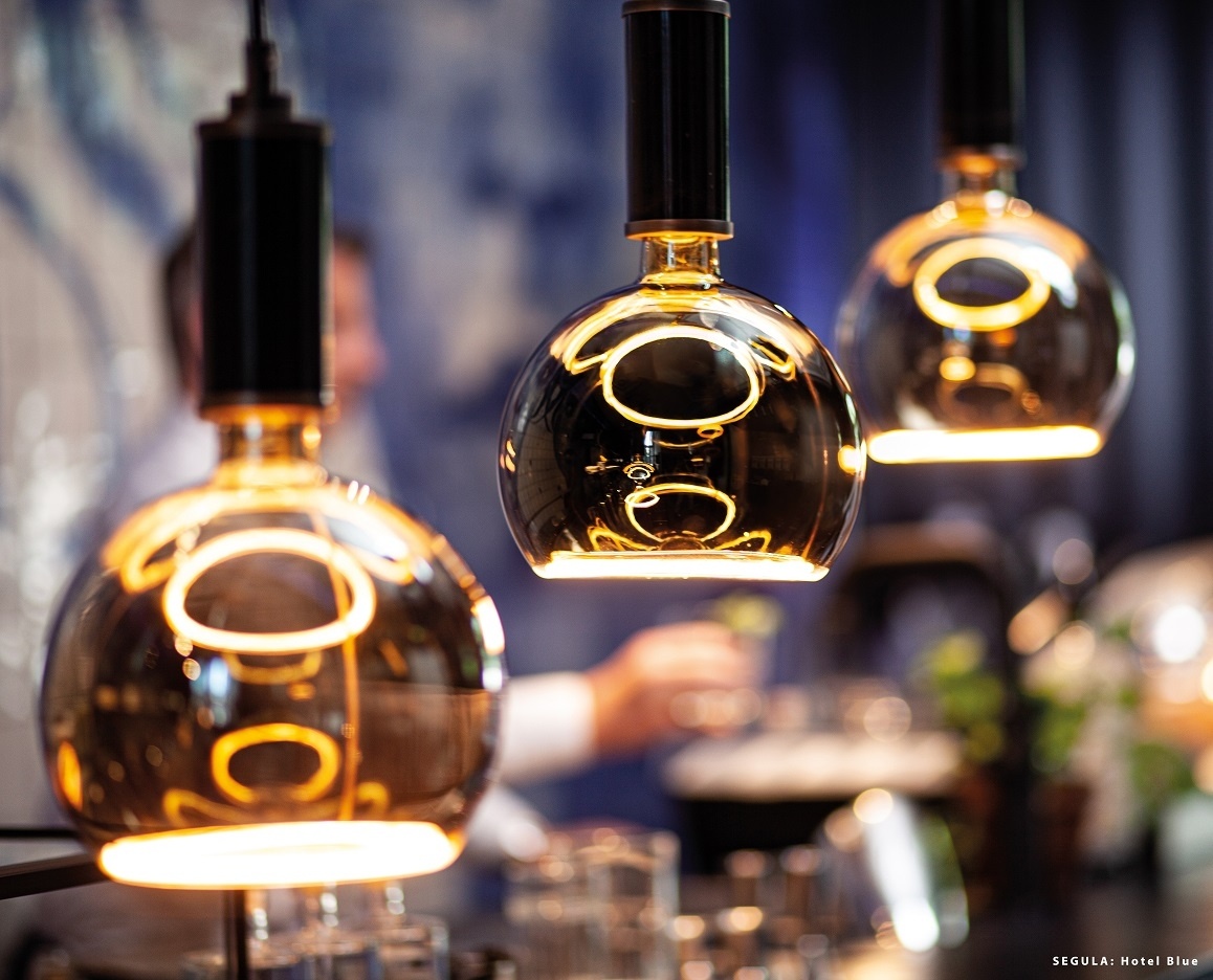 Segula LED floating globe 200mm 4.5W 2200K E27 goud SG-55078