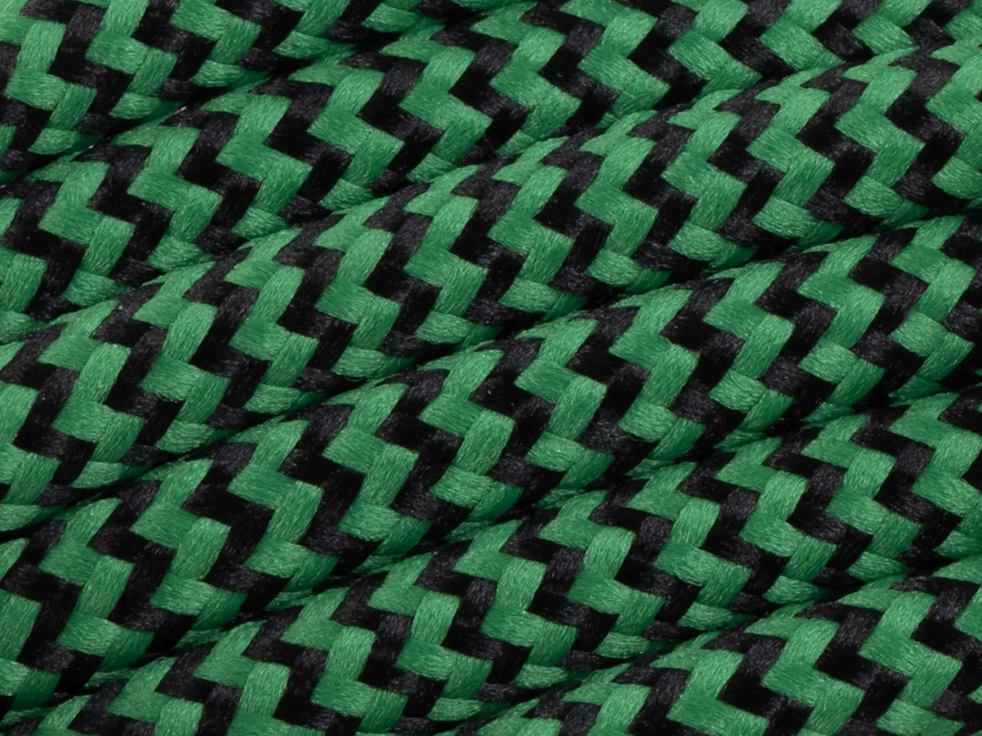 Zwart met groen strijkijzersnoer - zigzag motief - 2 aderig